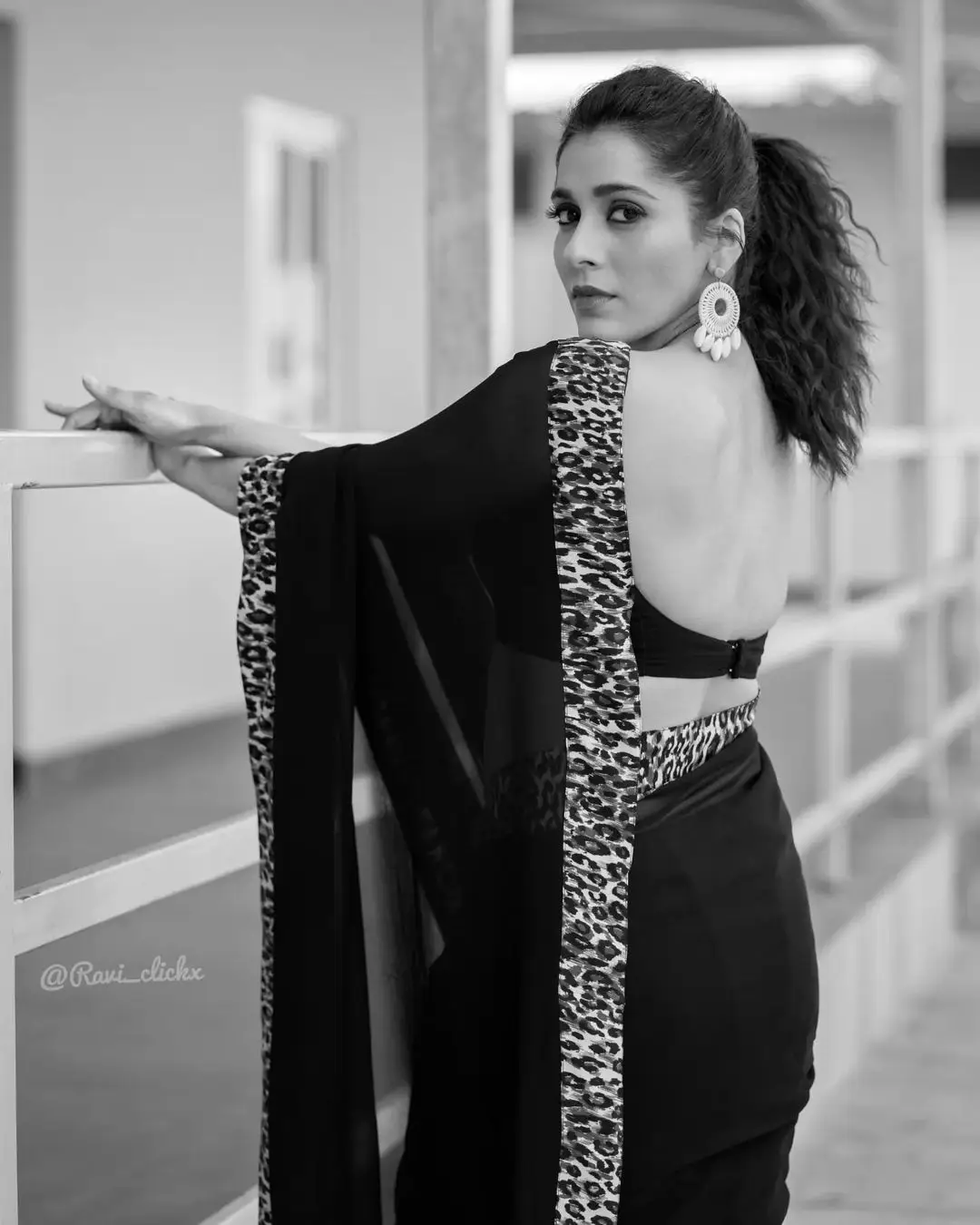 Rashmi Gautam In South Indian Traditional Black Saree Blouse